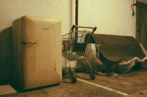 Smaka ledusskapī vai mēbelēs? Kā to&nbsp;likvidēt